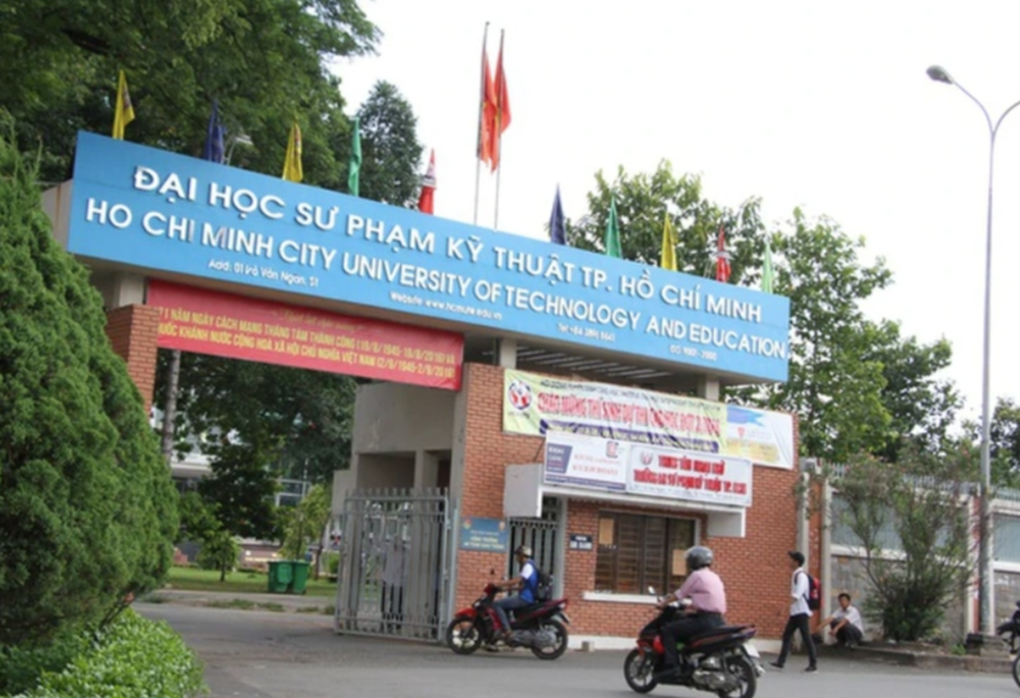 Xôn xao thông tin đề nghị thu hồi 269 bằng thạc sĩ tại một trường đại học - 1 Xôn xao thông tin đề nghị thu hồi 269 bằng thạc sĩ tại một trường đại học - 1