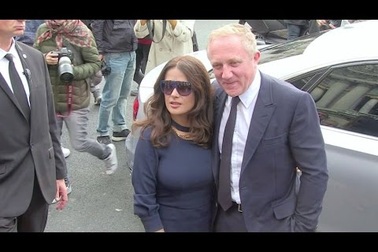 Salma Hayek đẹp đôi bên chồng