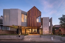 Quán cà phê cải tạo từ xưởng cũ, "lột xác" đẹp như khu nghỉ dưỡng hạng sang