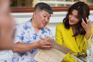 Người giữ ký ức qua những tờ báo xưa