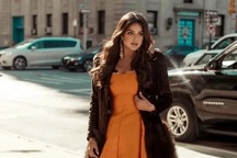 Hoa hậu Hoàn vũ và dàn người đẹp "đổ bộ" tuần lễ thời trang New York