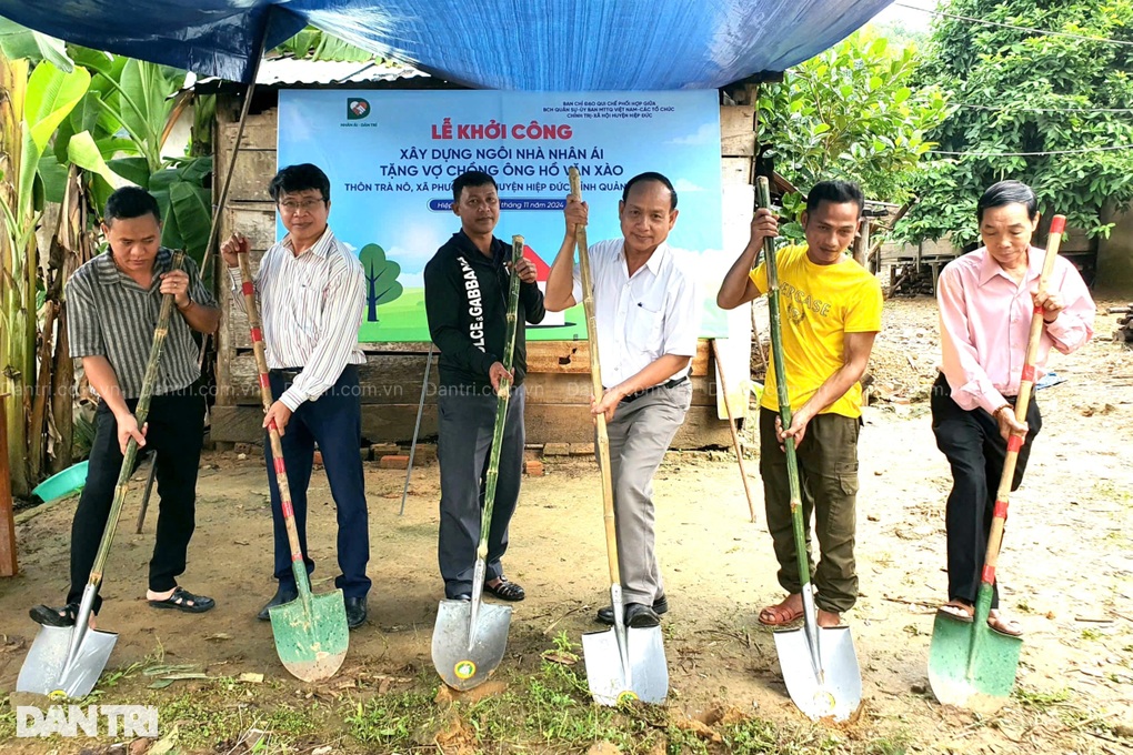 Khởi công nhà Nhân ái, tặng vợ chồng người MNong ở Quảng Nam - 4 Khởi công nhà Nhân ái, tặng vợ chồng người MNong ở Quảng Nam - 4