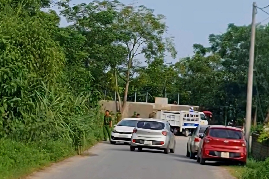 Phát hiện thi thể đàn ông có nhiều hình xăm bên bờ mương - 1 Phát hiện thi thể đàn ông có nhiều hình xăm bên bờ mương - 1