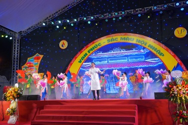 Làng lụa Vạn Phúc đón nhận bằng Di sản văn hóa phi vật thể quốc gia