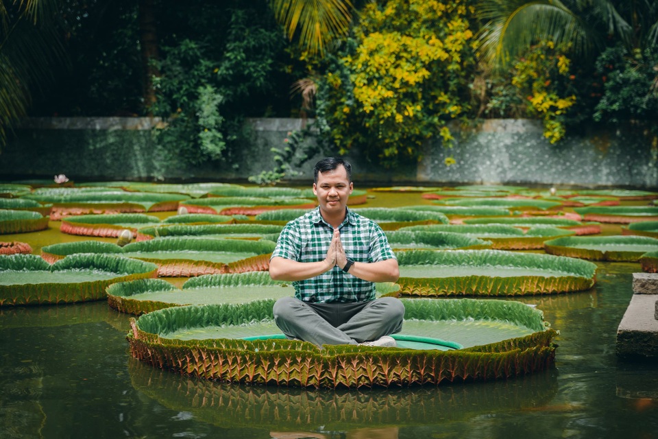 Ngôi chùa hút khách nhờ loài sen lạ, có thể cõng người trưởng thành - 3 Ngôi chùa hút khách nhờ loài sen lạ, có thể cõng người trưởng thành - 3