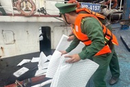 Tàu hàng chở hơn 1.500 tấn cọc bê tông bị chìm ở cảng quốc tế Long Sơn
