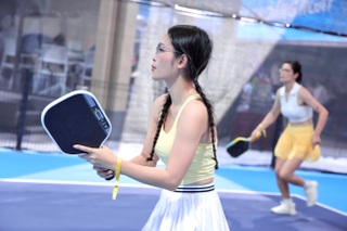Những bóng hồng rạng rỡ, khỏe khoắn đổ bộ giải pickleball Dân trí 20 năm - 8