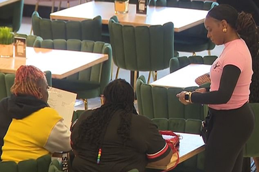 Nhà hàng ở Mỹ gây tranh cãi vì cấm khách dưới 30 tuổi "để tránh rắc rối"