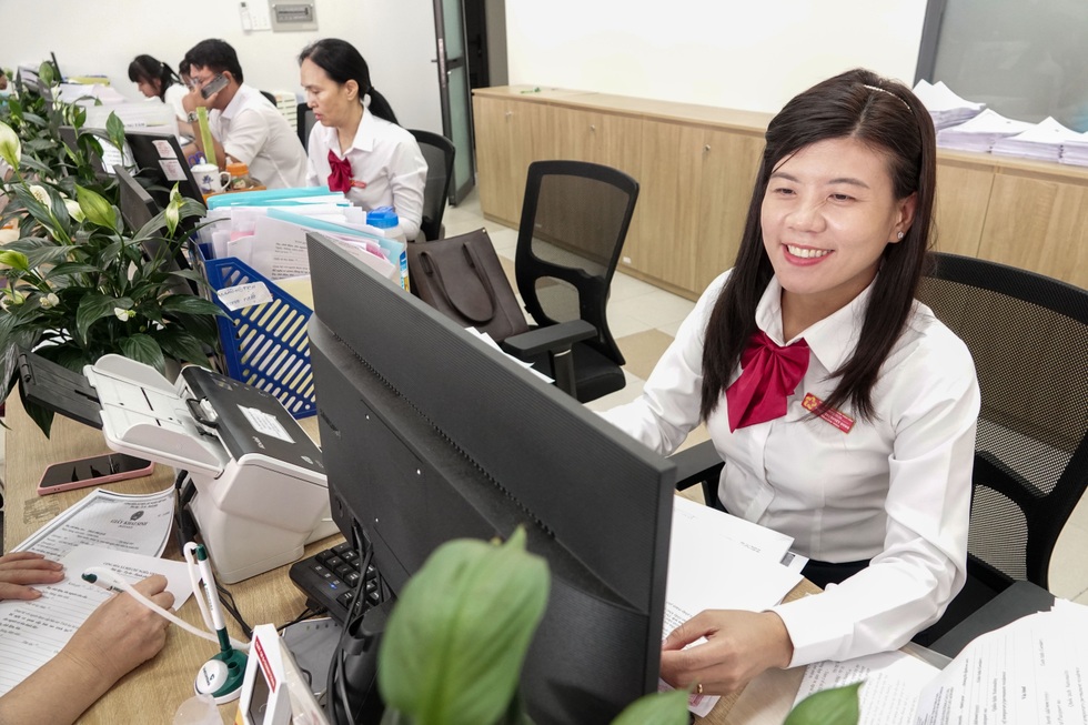 Chủ tịch UBND TPHCM: Hơn 90% người dân hài lòng với dịch vụ công thành phố - 9 Chủ tịch UBND TPHCM: Hơn 90% người dân hài lòng với dịch vụ công thành phố - 9
