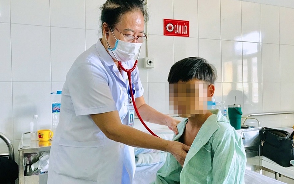 Chậm trễ đi viện vì cúng ma chữa bệnh, bé trai 11 tuổi nguy kịch - 1 Chậm trễ đi viện vì cúng ma chữa bệnh, bé trai 11 tuổi nguy kịch - 1