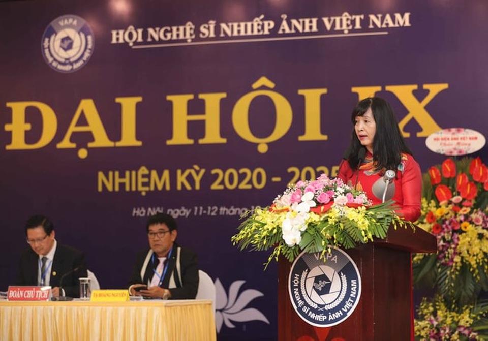 Bà Trần Thị Thu Đông đắc cử Chủ tịch Hội Nghệ sỹ Nhiếp ảnh Việt Nam - 1 Bà Trần Thị Thu Đông đắc cử Chủ tịch Hội Nghệ sỹ Nhiếp ảnh Việt Nam - 1