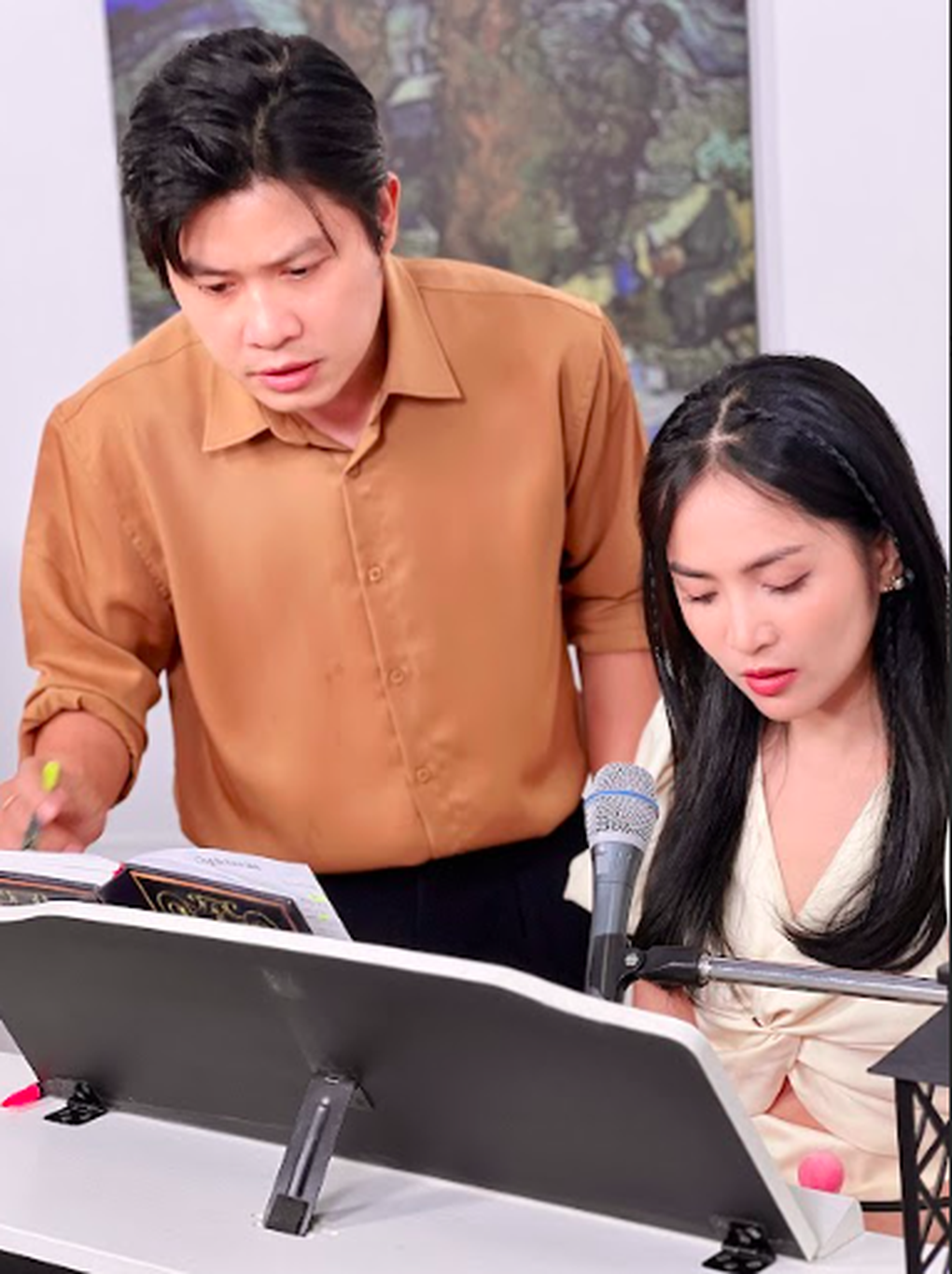 Ca sĩ Duyên Quỳnh mất ăn mất ngủ khi lần đầu dạy hát cho thiếu nhi - 2 Ca sĩ Duyên Quỳnh mất ăn mất ngủ khi lần đầu dạy hát cho thiếu nhi - 2