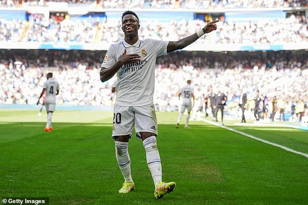 Duy trì mạch toàn thắng, Real Madrid trở lại ngôi đầu bảng La Liga - 6 Duy trì mạch toàn thắng, Real Madrid trở lại ngôi đầu bảng La Liga - 6
