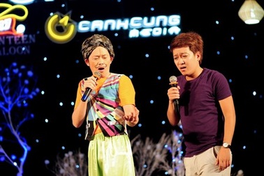 Hoài Linh chọc cười khán giả Đà Nẵng với vở hài Hoang Tưởng  