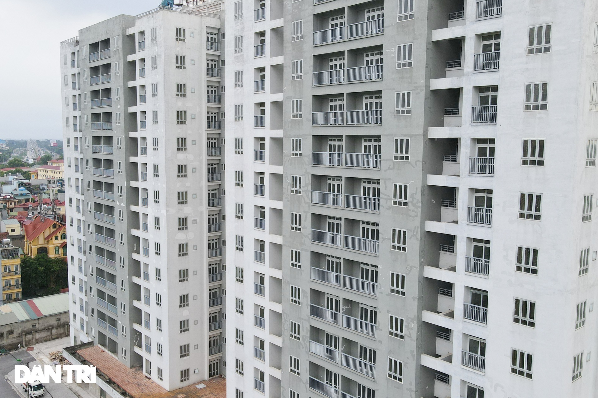 Xót xa hàng loạt khu chung cư cao tầng ở Hà Nội bị bỏ hoang nhiều năm - 6 Xót xa hàng loạt khu chung cư cao tầng ở Hà Nội bị bỏ hoang nhiều năm - 6