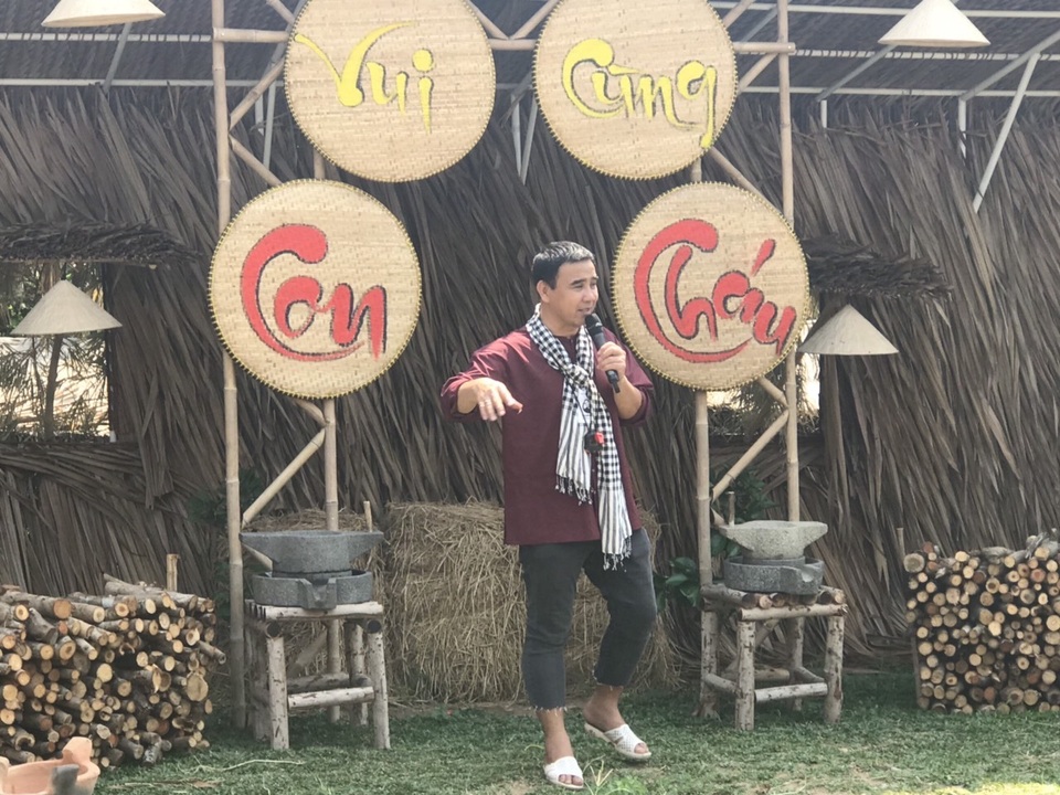 Quyền Linh và em trai Quyền Lộc chung tay lan toả sự ấm áp gia đình - 1 Quyền Linh và em trai Quyền Lộc chung tay lan toả sự ấm áp gia đình - 1