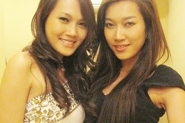 Ngọc Thạch cùng  bạn bè “ăn khao” giải siêu mẫu