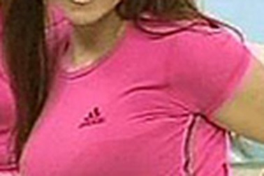 Thắng kiện nhờ ... ngực to