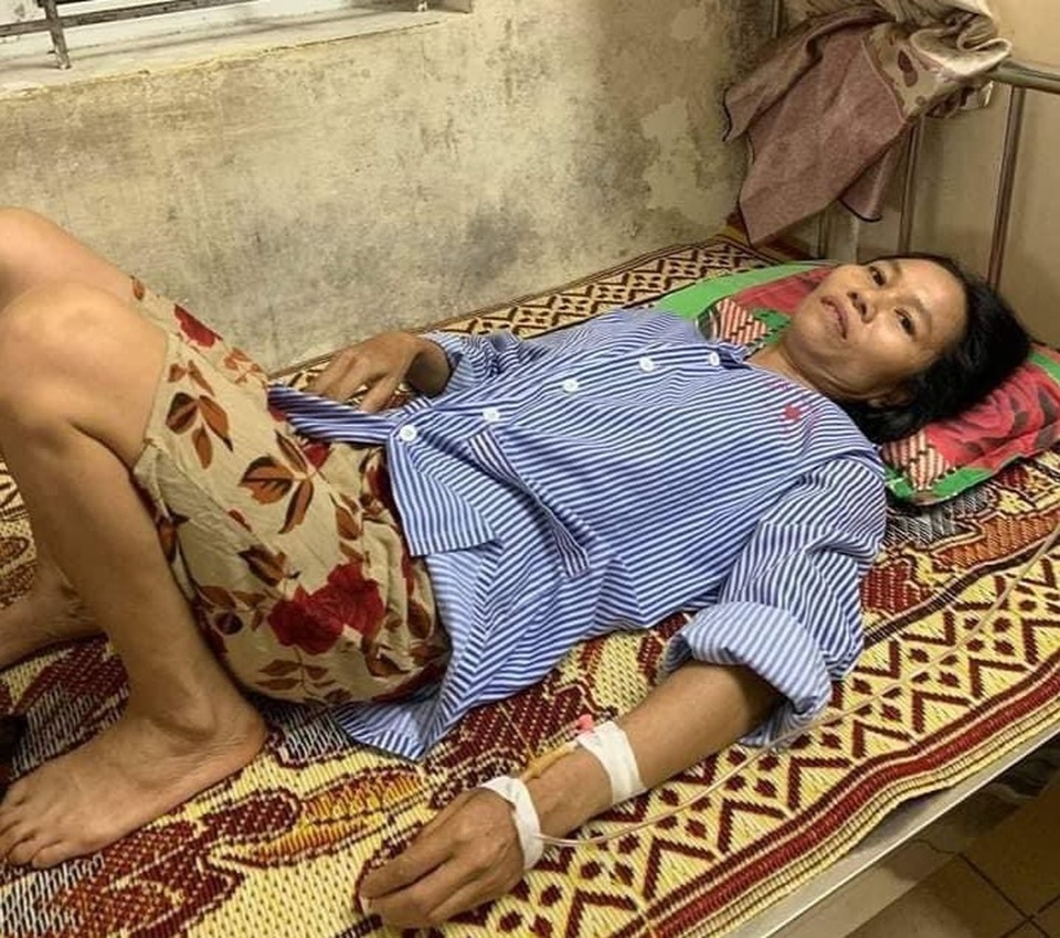 Thương người vợ ung thư gồng mình chăm chồng liệt giường, nuôi 2 con nhỏ - 2 Thương người vợ ung thư gồng mình chăm chồng liệt giường, nuôi 2 con nhỏ - 2