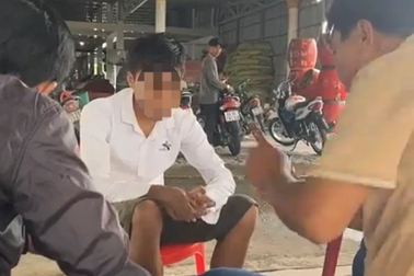 Cách xử lý bất ngờ của chủ trại hòm sau khi bị "bom hàng"