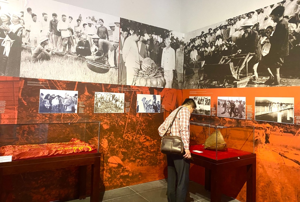 Triển lãm Bác Hồ với Thủ đô Hà Nội - 1 Triển lãm Bác Hồ với Thủ đô Hà Nội - 1