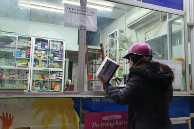 Khẩu trang, rửa tay khô đội giá khủng khiếp: Dân choáng váng, quản lý thị trường vào cuộc