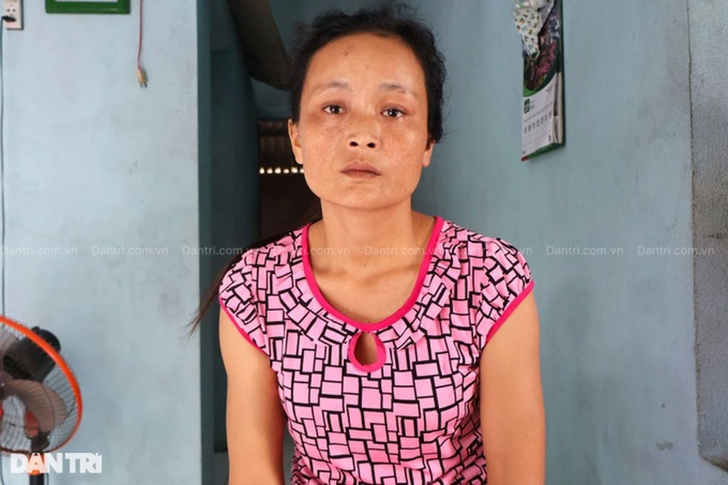 Người phụ nữ không dám vay tiền chữa bệnh, sợ để lại nợ cho chồng con - 1