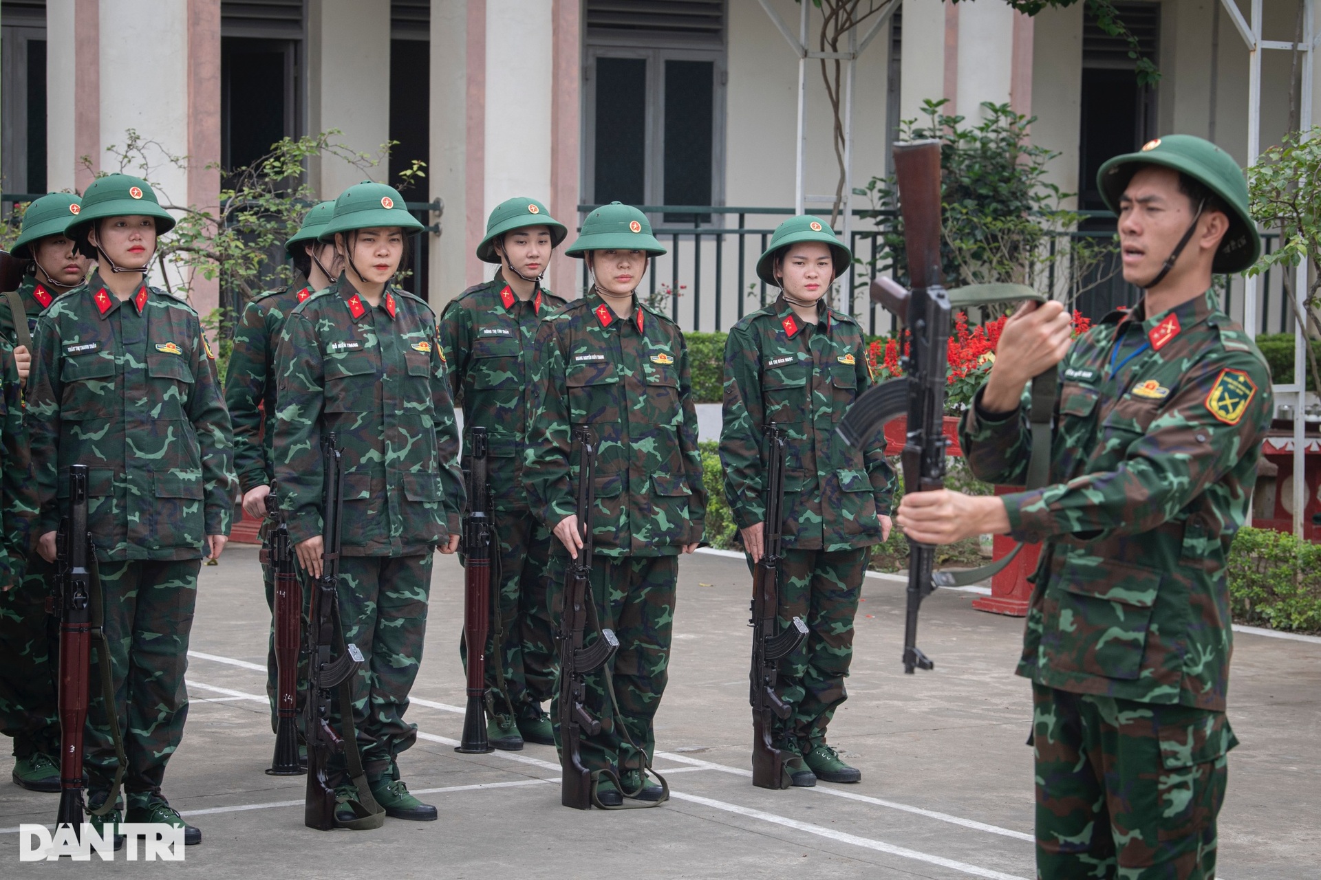 Lời chúc 8/3 của mẹ và sinh nhật đáng nhớ của nữ tân binh Bộ Tư lệnh Thủ đô - 9 Lời chúc 8/3 của mẹ và sinh nhật đáng nhớ của nữ tân binh Bộ Tư lệnh Thủ đô - 9