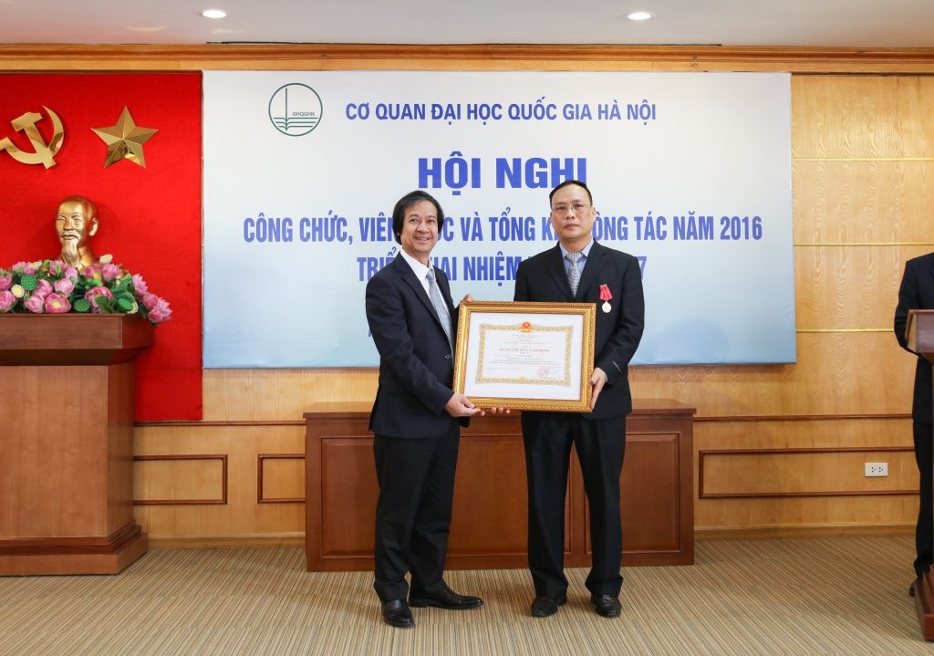 Giáo sư trong top 100 nhà khoa học đứng đầu thế giới dẫn dắt lớp trẻ Việt - 1