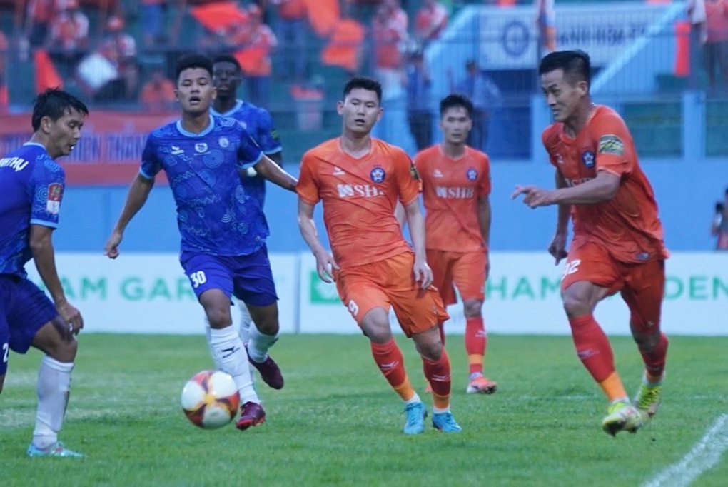 Đá hỏng phạt đền, SHB Đà Nẵng thua CLB Khánh Hòa - 6 Đá hỏng phạt đền, SHB Đà Nẵng thua CLB Khánh Hòa - 6