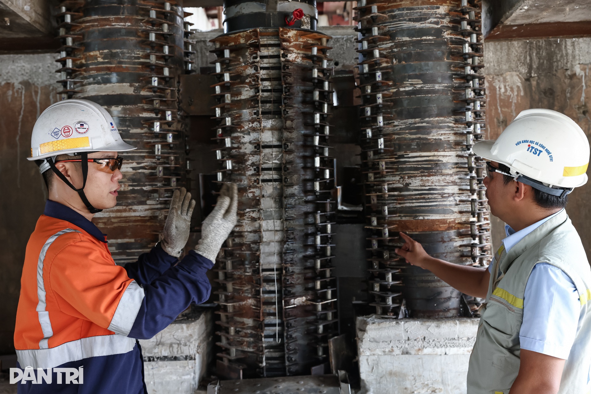 Thần đèn đã hoàn thành nâng cầu Bình Phước 1 ở TPHCM thêm 1,25m - 6