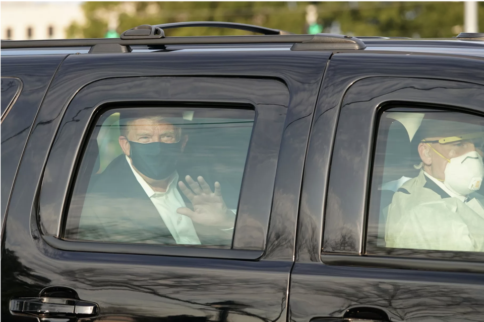 Chiếc xe bọc thép chở ông Trump khi mắc Covid-19 có an toàn hơn xe thường? - 1 Chiếc xe bọc thép chở ông Trump khi mắc Covid-19 có an toàn hơn xe thường? - 1