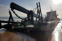 Lên phương án trục vớt sà lan bị vùi suốt 6 năm ở bãi tắm Nha Trang