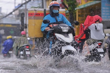TPHCM và Nam Bộ chiều tối có mưa dông, cảnh báo gió giật mạnh