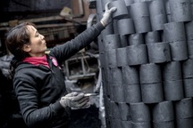 Đời thợ làm than tổ ong