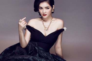 Lý Nhã Kỳ xuất hiện trên thông cáo báo chí triển lãm thời trang lớn tại Pháp