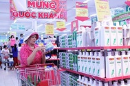 Giá xăng giảm, người tiêu dùng chịu thiệt