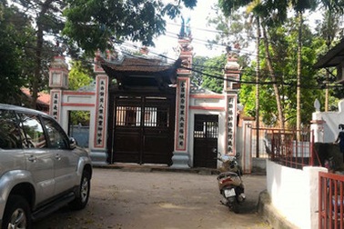 Một sinh viên phát hiện lỗi sai lịch sử ngớ ngẩn khắc trên bia đá