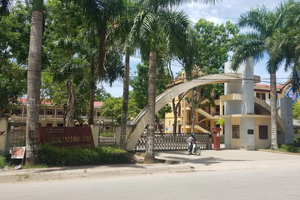 Chấn chỉnh trường kêu gọi 2 tỷ đồng tổ chức kỷ niệm ngày thành lập - 1 Chấn chỉnh trường kêu gọi 2 tỷ đồng tổ chức kỷ niệm ngày thành lập - 1