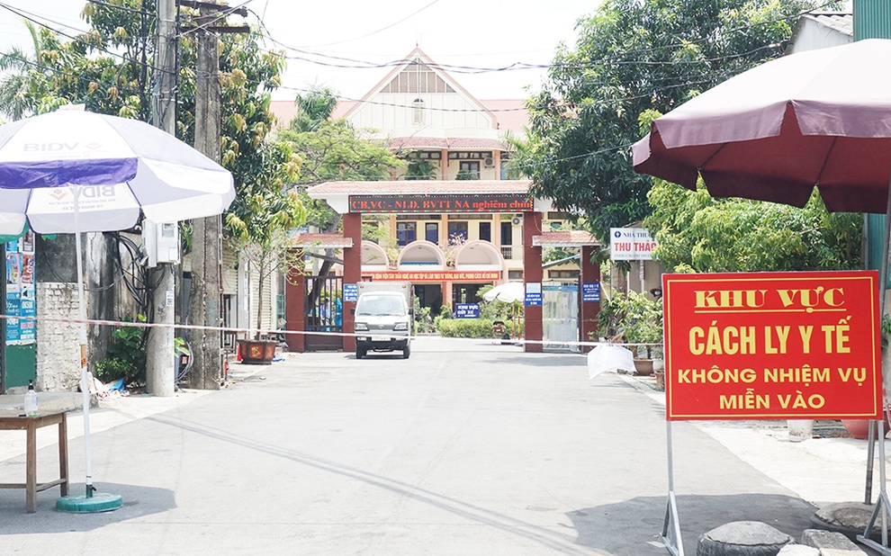 Chiến sỹ nghĩa vụ vượt nơi đang phong tỏa đến điểm thi trước giờ G - 2 Chiến sỹ nghĩa vụ vượt nơi đang phong tỏa đến điểm thi trước giờ G - 2