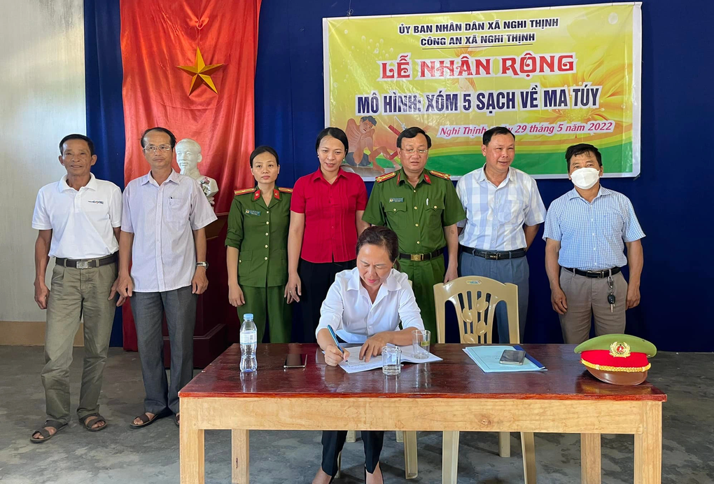 Công an chính quy về xã - những người lính gánh nhiều vai - 4 Công an chính quy về xã - những người lính gánh nhiều vai - 4