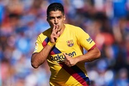 Barcelona chấm dứt hợp đồng với Luis Suarez