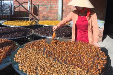 Lạ miệng với mứt chôm chôm, mứt vỏ bưởi phục vụ tết nguyên đán