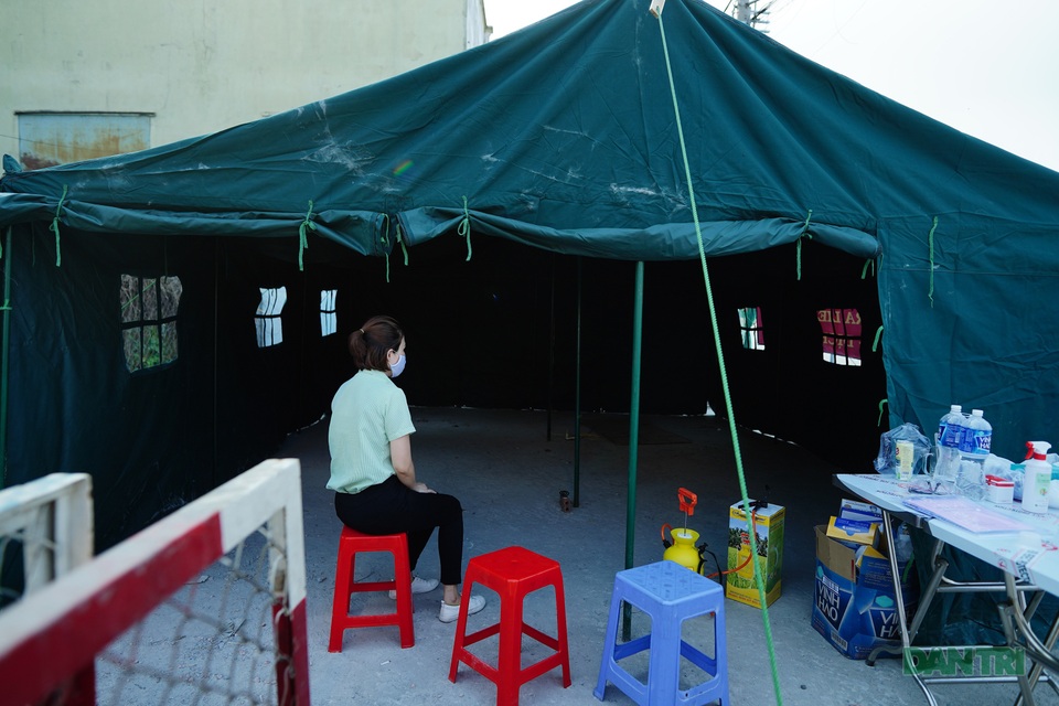 Một ngày ở trạm kiểm dịch Covid-19 nơi cửa ngõ TPHCM - 10