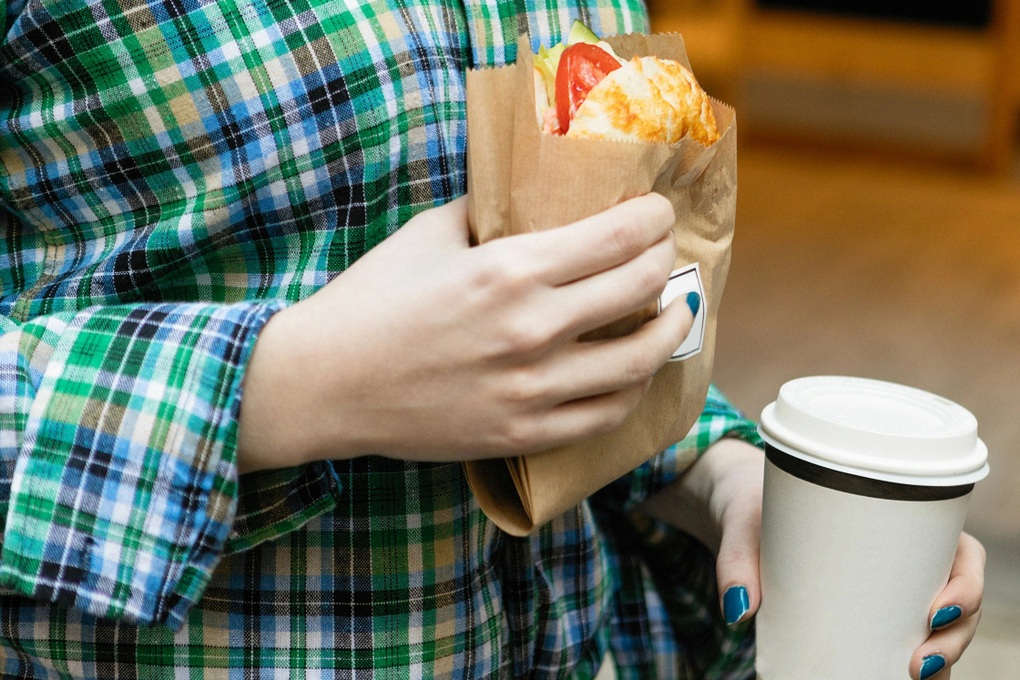 Thói quen ăn uống tàn phá sức khỏe tinh thần nhiều người mắc phải - 1