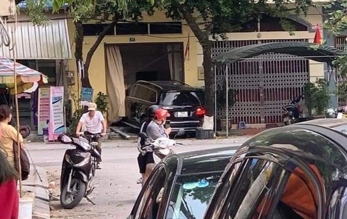 Xác định nguyên nhân tài xế xe Mercedes đại náo khiến 2 người thương vong - 1 Xác định nguyên nhân tài xế xe Mercedes đại náo khiến 2 người thương vong - 1