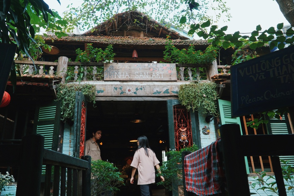 Cà phê nhà sàn - không gian Tây Bắc giữa lòng Hà Nội - 1 Cà phê nhà sàn - không gian Tây Bắc giữa lòng Hà Nội - 1