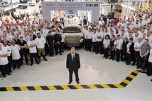 Aston Martin có nguy cơ phải ngừng sản xuất tại Anh