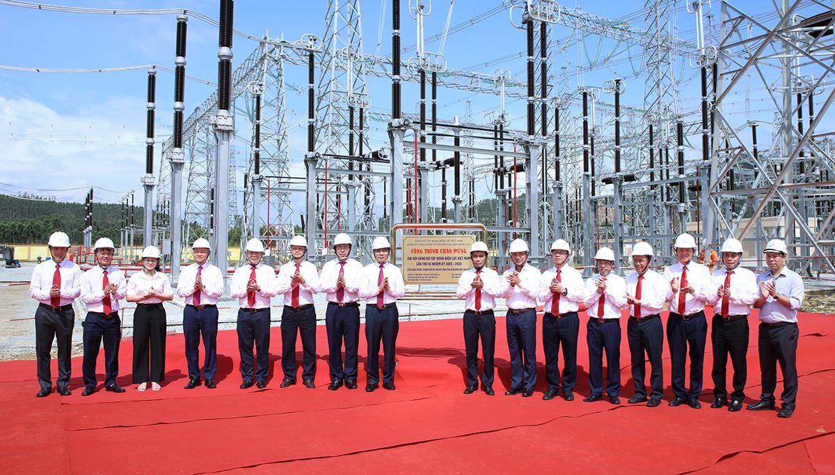 Gắn biển công trình Trạm biến áp 500kV Vĩnh Yên và đường dây đấu nối - 5