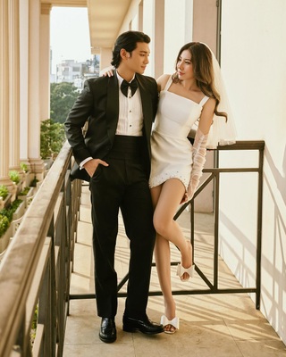 Người đàn ông đẹp trai nhất thế giới năm 2021 vừa cưới vợ - 2